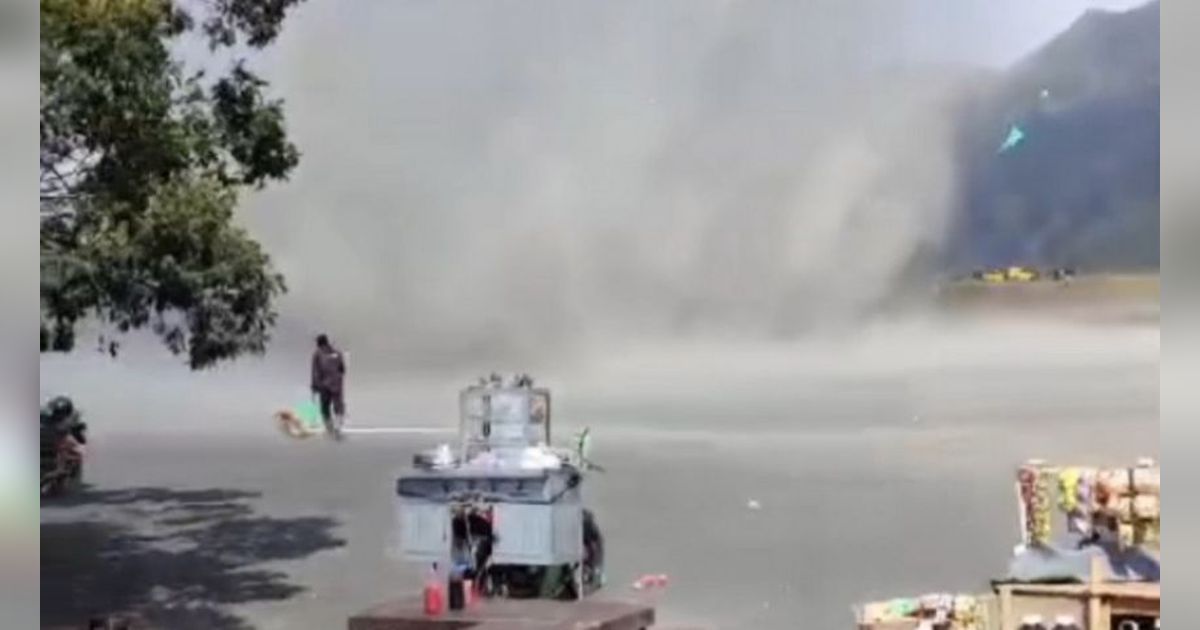 Fenomena Tornado di Bromo Anginnya Bikin Ngeri, Ini Penjelasan TNBTS