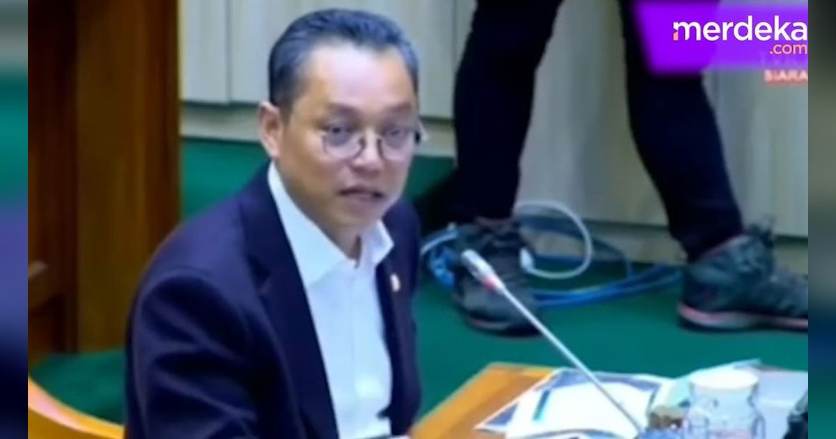 VIDEO: PDIP Keras Soroti Keputusan Gibran Baru Mundur 