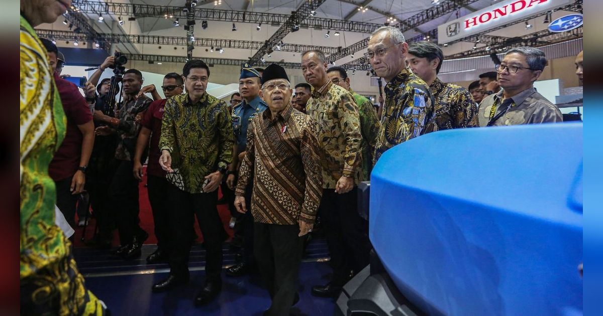 FOTO: Momen Wapres Ma'ruf Amin Tinjau Pameran Otomotif GIIAS 2024