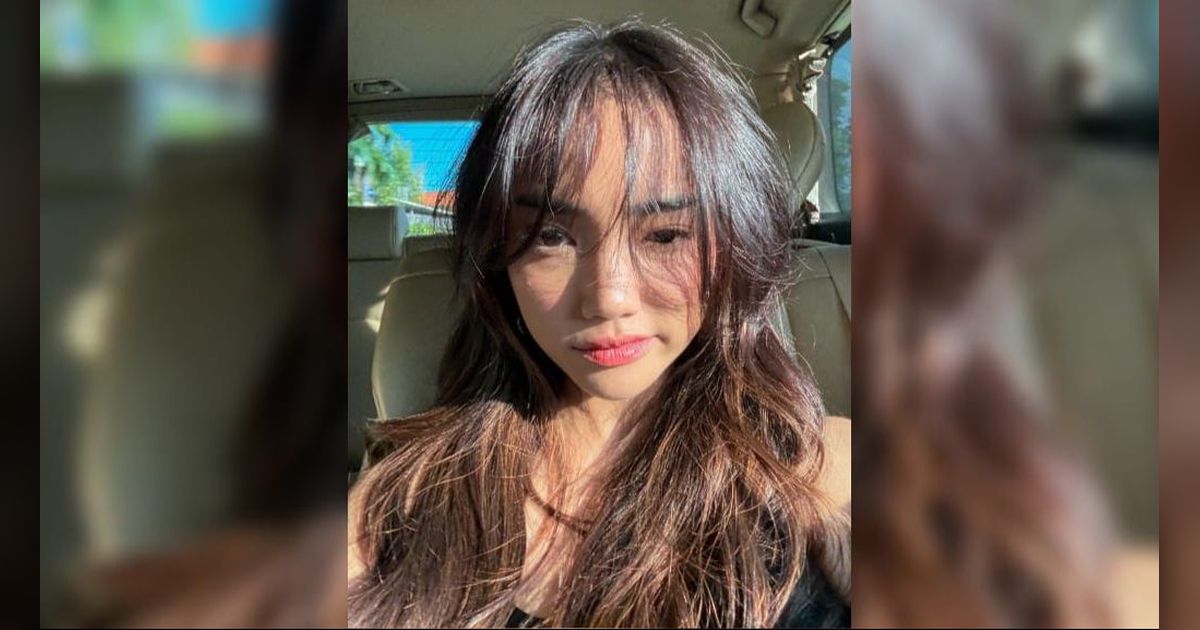 Momen Fuji Unggah Foto Selfie di Mobil Hingga Tulis Caption yang Bikin Heboh: Yang Diacak-acak Rambutnya, yang Berantakan Hatinya