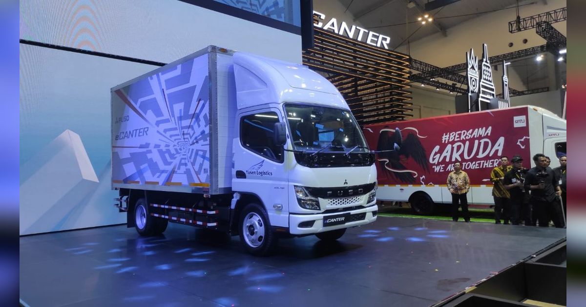 Baru Dirilis, Mitsubishi Fuso Langsung Serah Terima unit Pertama eCanter ke PT Yusen Logistic Indonesia