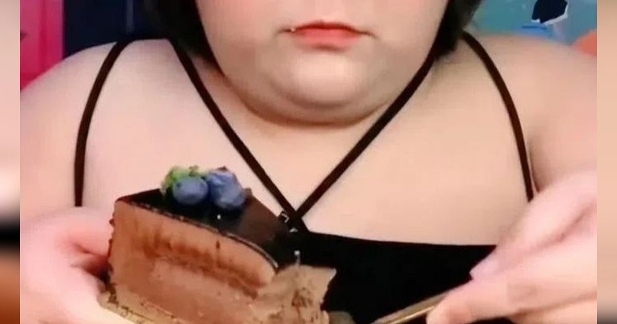 Ikut Challenge Ekstrem, Seleb Mukbang Makan Non Stop 10 Jam hingga Tewas Mendadak saat Live