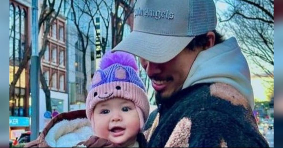 Bikin Mewek, Momen Putri Jennifer Coppen Kasih Lambaian Terakhir ke Sang Ayah Sebelum Dikremasi