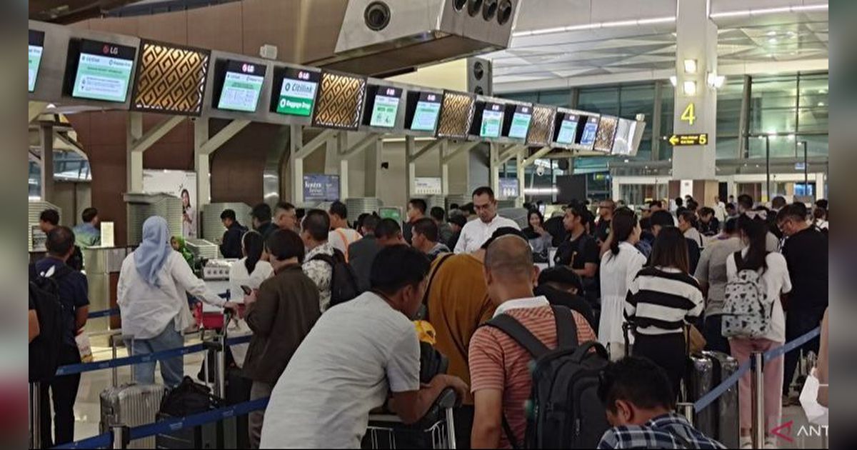 Layanan Maskapai di Bandara Soetta Terdampak Gangguan IT Global