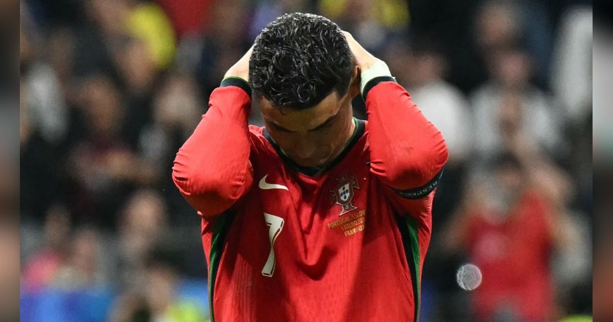 FOTO: Momen Cristiano Ronaldo Gagal Penalti Sampai Nangis Tersedu-sedu Saat Portugal vs Slovenia di Euro 2024