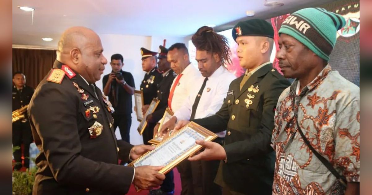 Anggota TNI Pemberani Bikin Kagum Jenderal Polisi, Langsung Diberi Penghargaan Spesial