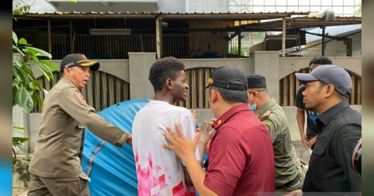 Pengungsi Bangun Tenda Depan Kantor UNHCR Ditertibkan, Kini Ditampung di Ditjen Imigrasi