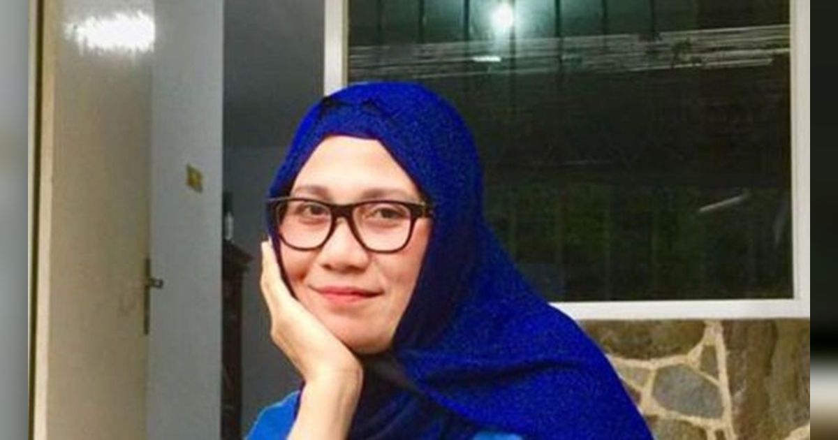 Jualan Baju Bekas hingga Dinihari, 8 Potret Nursyah Ibu Indah Permatasari, Dulu Ramai Dihujat Kini Tuai Simpati