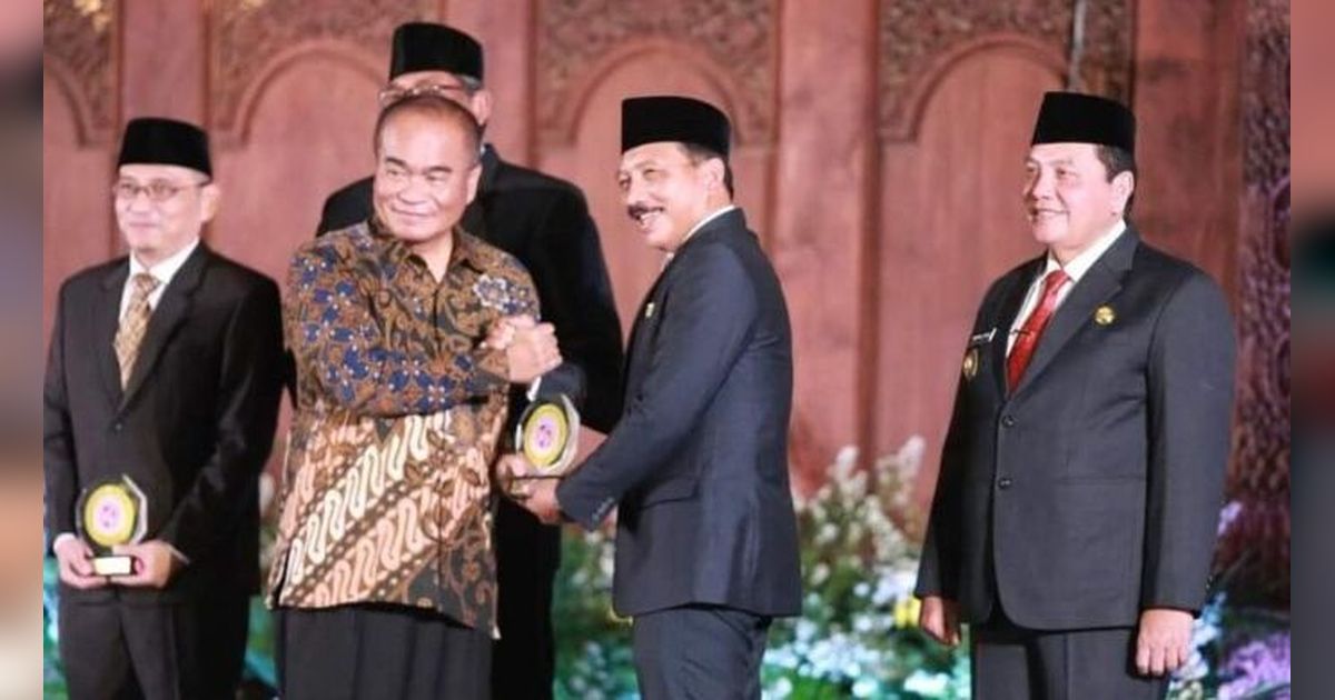 Klungkung Terima Penghargaan Prevalensi Stunting Terendah Nasional dari Kemenkes