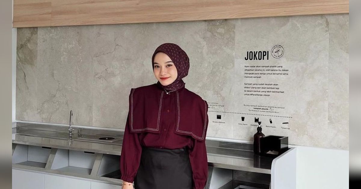 Mix and Match Merah Bold dengan Beragam Warna, Look Hijab Jadi Lebih Menarik