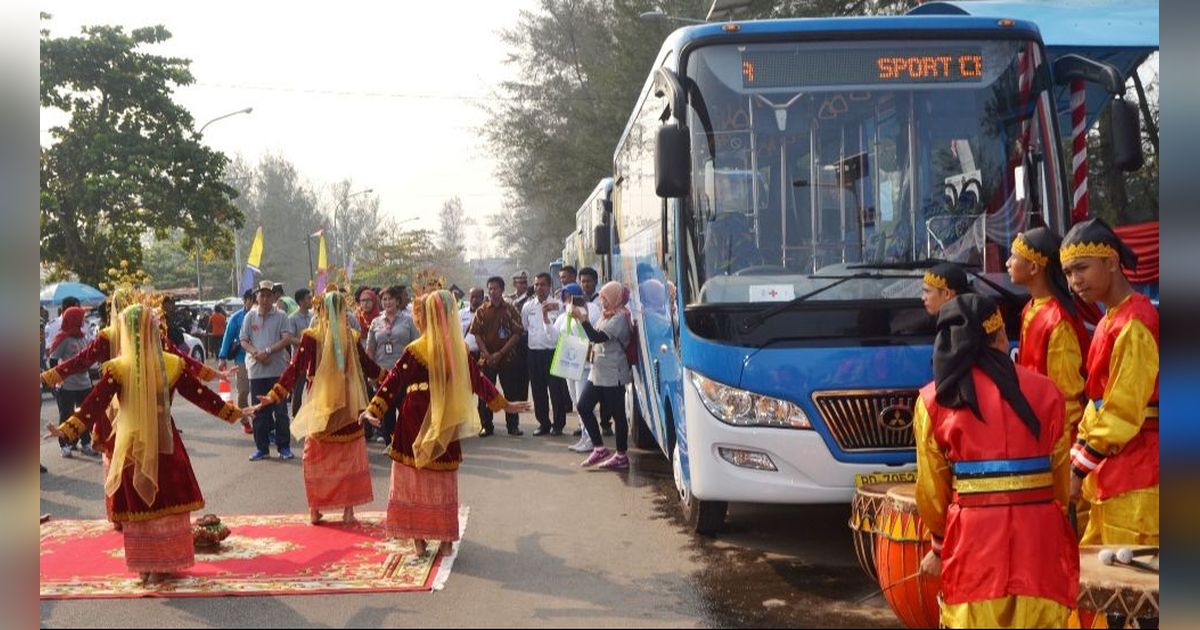 Kenangan yang Penuh Nuansa Klasik, 11 Potret Bus Kota Jakarta di Zaman Dulu