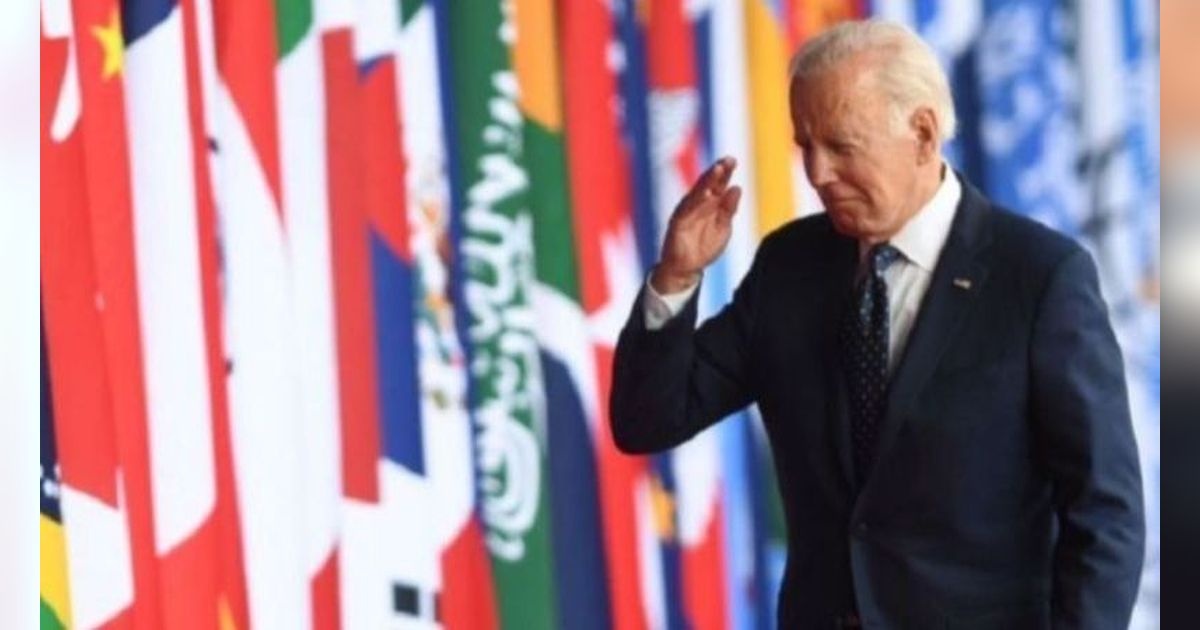 Mundur Sebagai Kandidat, Joe Biden Dukung Kamala Harris Lawan Trump di Pilpres AS