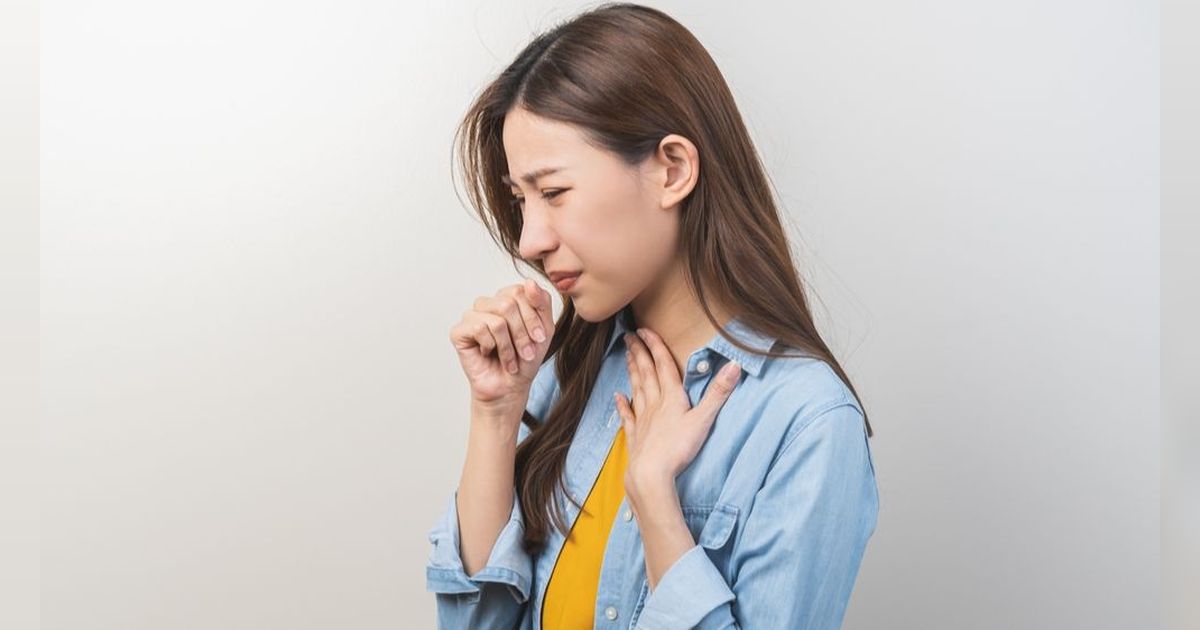 Tips Efektif Mengeluarkan Dahak di Tenggorokan yang Bikin Batuk Membandel