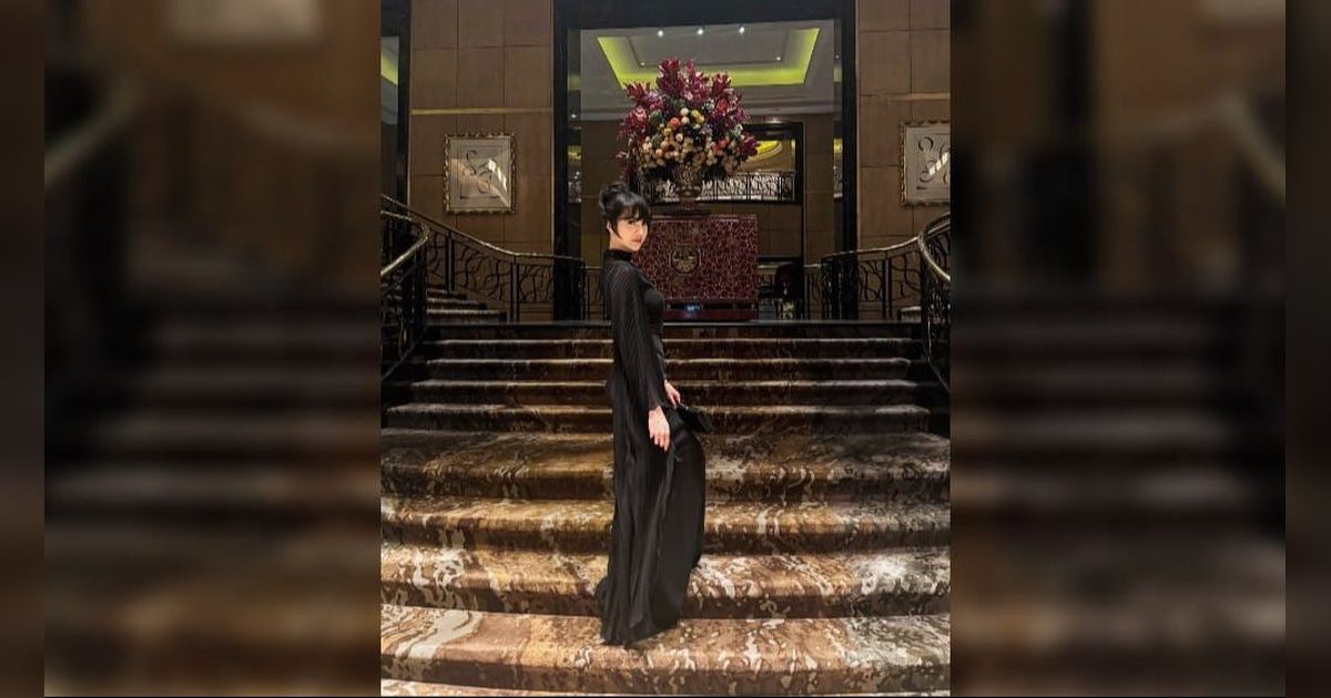 Potret Anya Geraldine dalam Balutan Dress Hitam, Cantik Menawan dengan Rambut Diponi