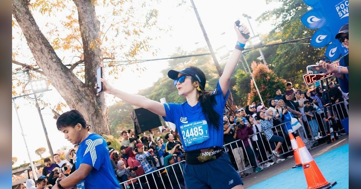 10 Potret Febby Rastanty Lari Marathon di Bandung, Sempat Kecewa karena Kebelet