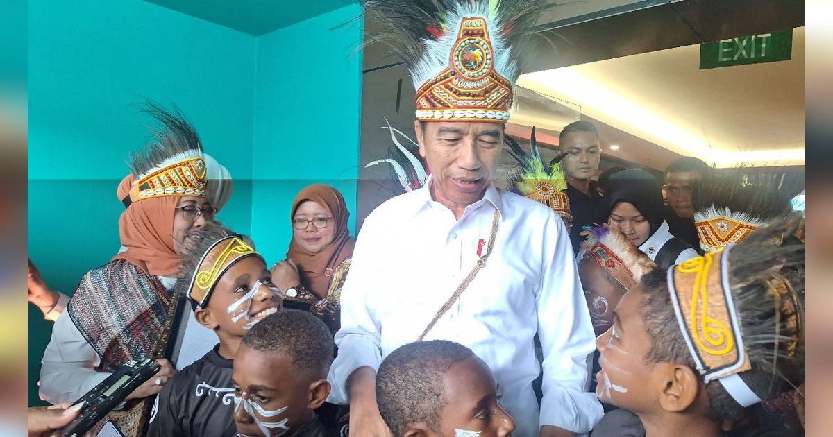 VIDEO: Momen Jokowi Diserbu Penonton Cilik, Paspampres Sampai Kaget Langsung Berdiri