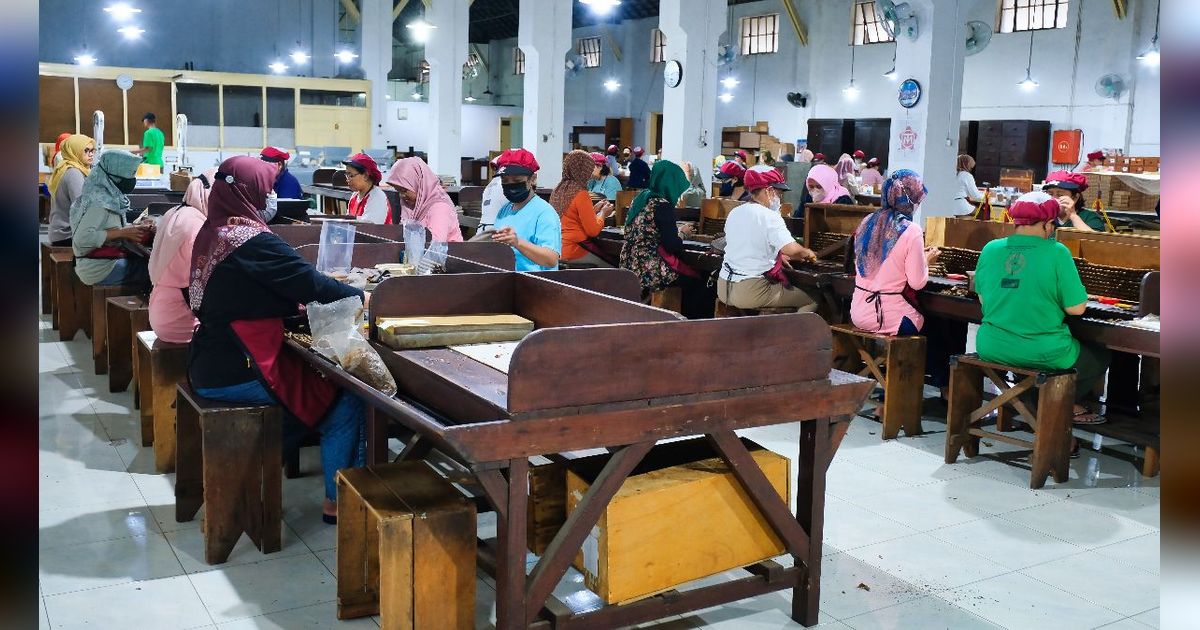 Ribuan Buruh Rokok di Kudus Gagal Terima BLT, Ini Penyebabnya