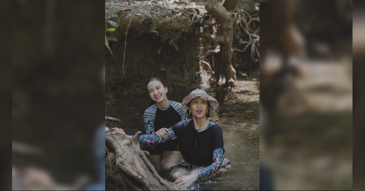 Potret Raline Shah 'Reset' Tubuh & Pikiran di Dalam Hutan, Pesonanya Nyegerin