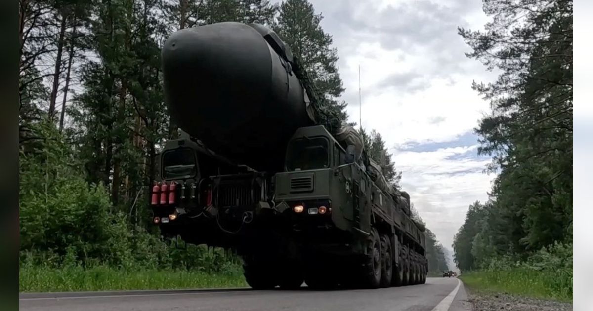 FOTO: Penampakan Rudal 'Maut' Rusia Turun Gunung dalam Latihan Taktis Senjata Nuklir
