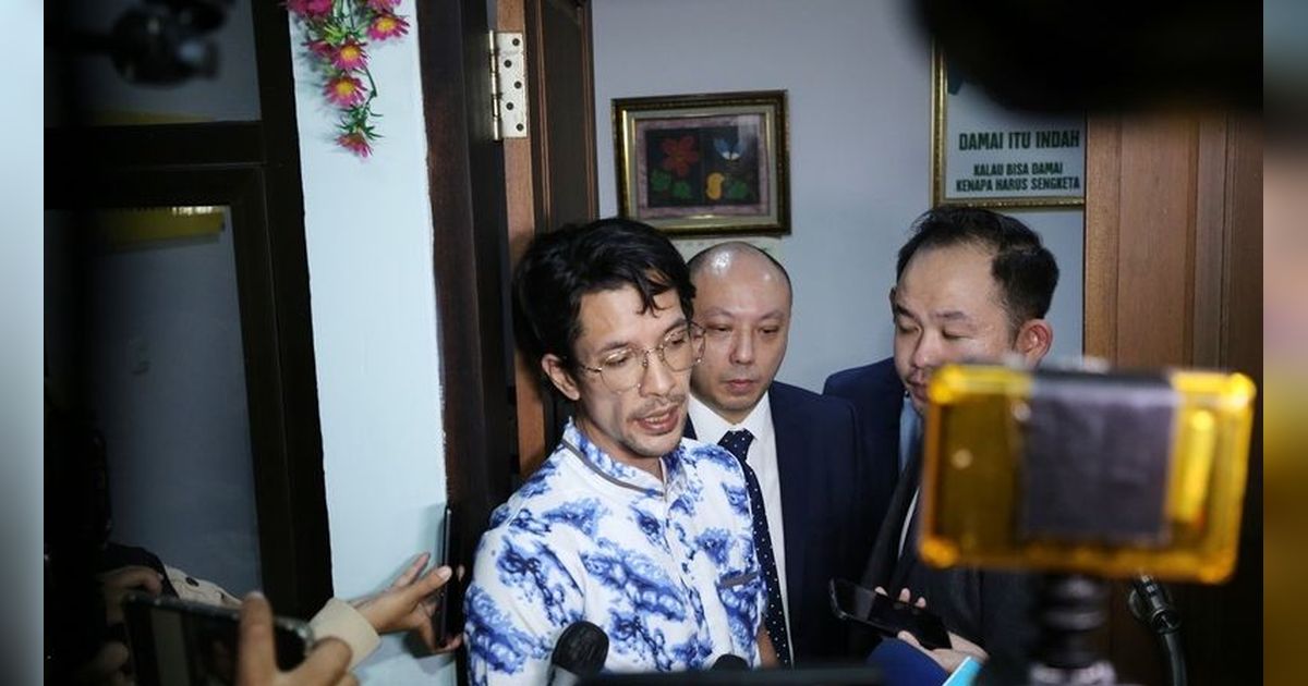 Tak Mau Cerai, Edward Akbar Ngaku Hidupnya hanya untuk Kimberly Ryder