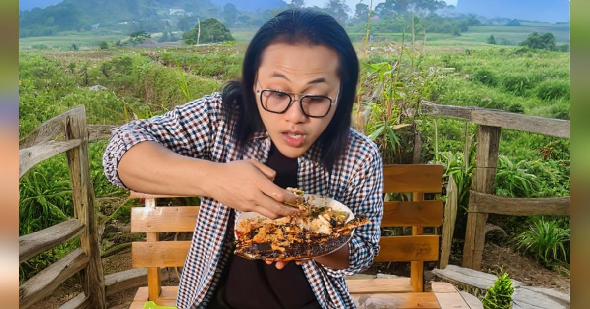 Lucu! Food Vlogger asal Lamongan Ini Tak Pernah Bilang Enak