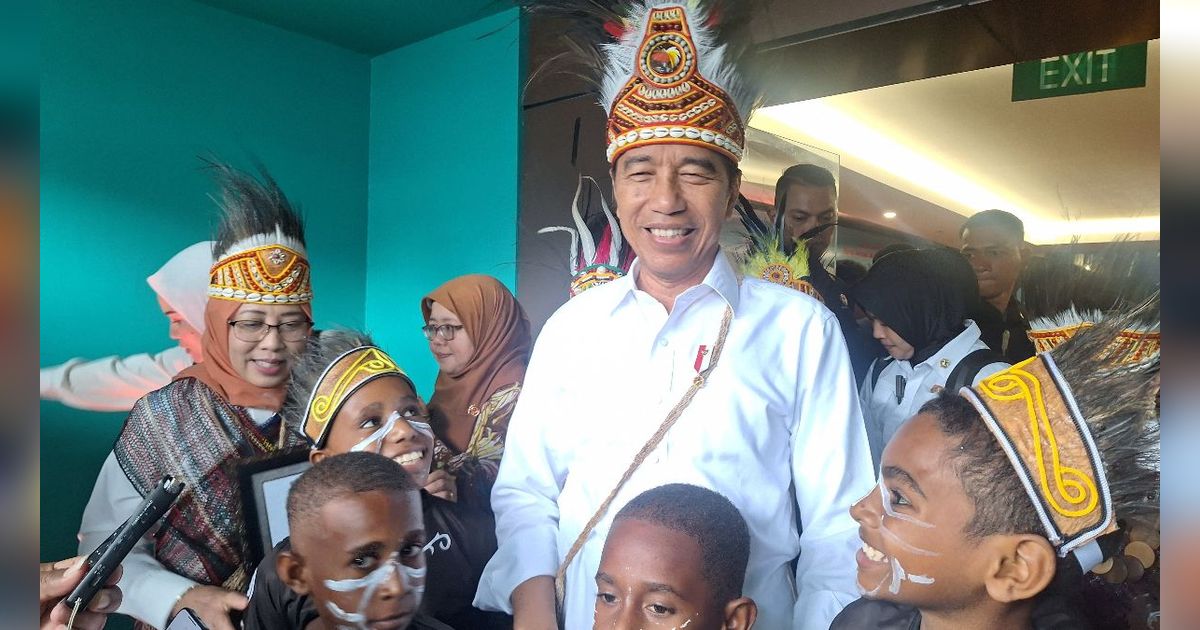 Jokowi Acungkan Jempol, Siswa SD Papua Didikan Prof Yohanes Jawab Cepat Matematika