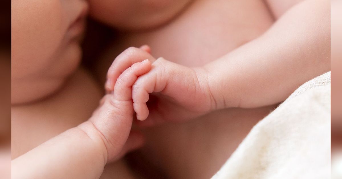 Heboh Bayi Lahir dengan 25 Jari, Dianggap Reinkarnasi Dewi