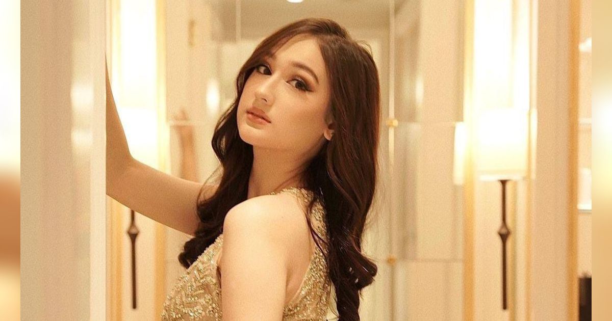 Cantik Bak Princess, Potret Laura Moane Pakai Dua Gaun di Pesta Ultah Ke-18 Tuai Banyak Pujian