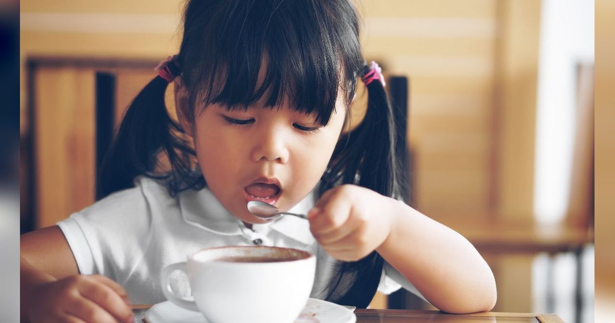 Usia Aman Anak Minum Kopi, Hati-Hati Kandungan Kafeinnya Ayah Bunda