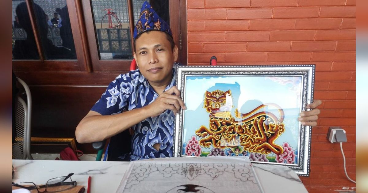 Perjuangan Kusdono Rastika Angkat Seni Lukis Kaca Cirebon, Karyanya Pernah Dipesan Jokowi hingga Dikirim ke Amerika