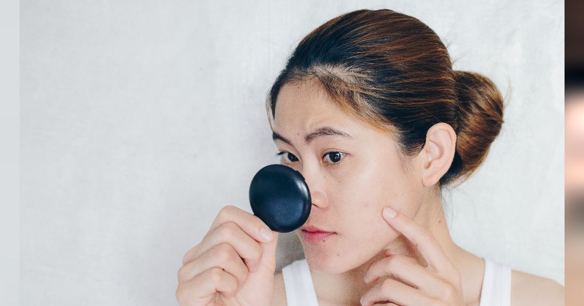 Tidak Punya Concealer? Coba Cara Ini untuk Samarkan Jerawat dan Hasilnya Mulus