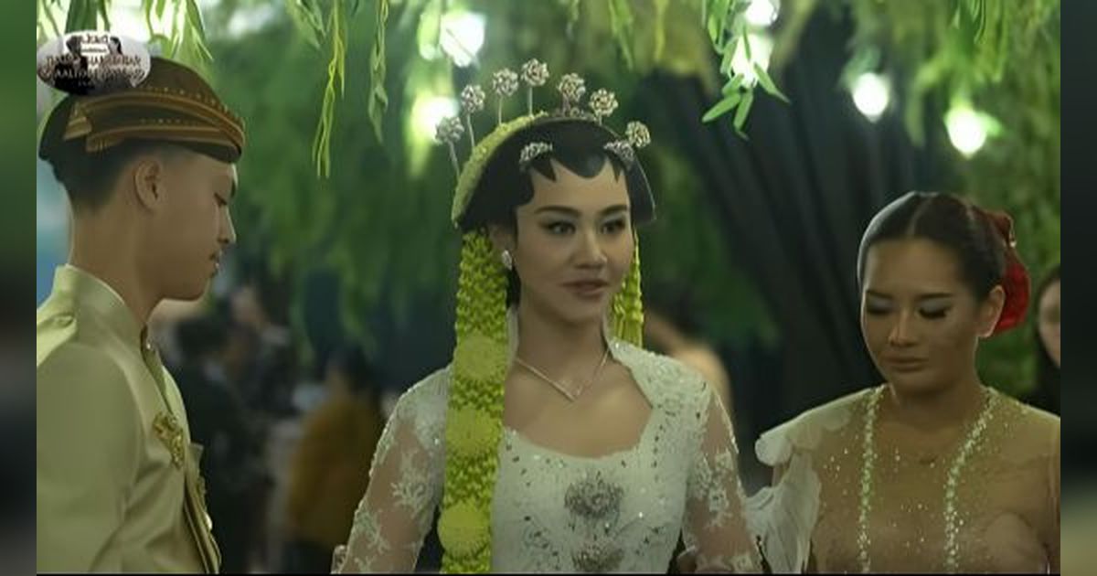 10 Potret Cantik Aaliyah Massaid di Akad Nikah - Aura Bahagia Memancar