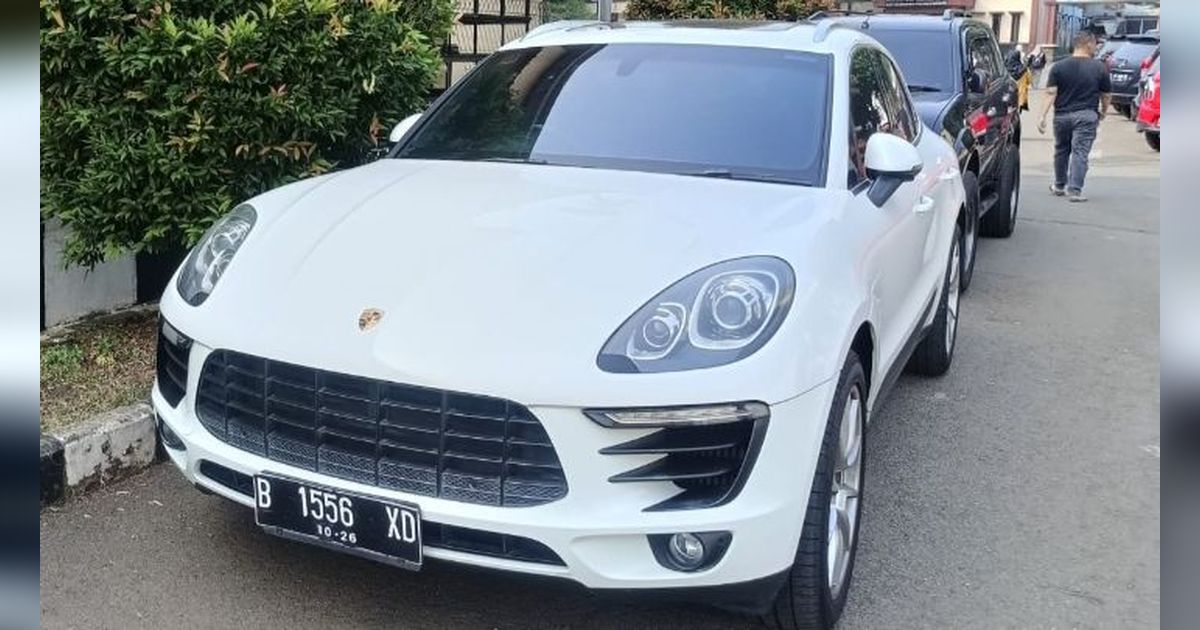 Penampakan Mobil Mewah Porsche yang jadi Barang Bukti Kasus Anggota KPK Gadungan