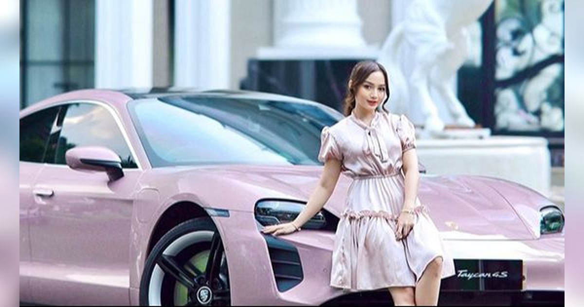Potret Nanda Arsyinta Dapat Hadiah Mobil Limited Edition dari Suami, Harganya Bikin Melongo