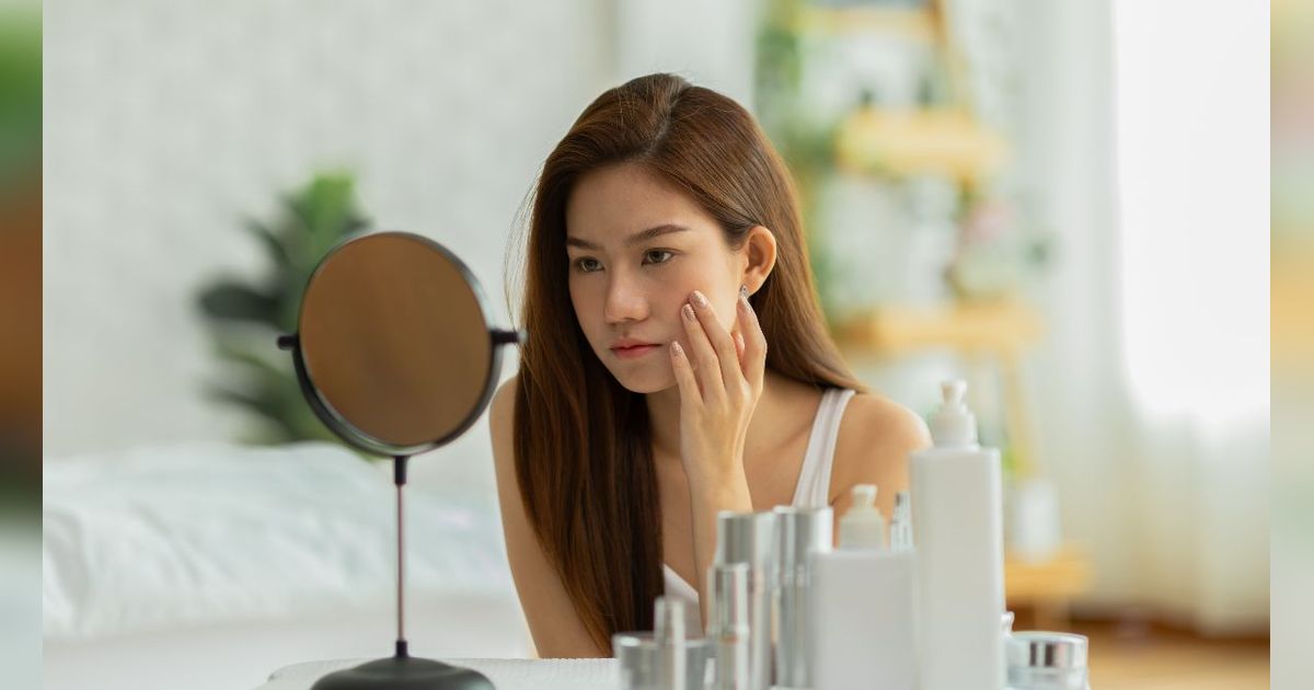 Wajah Mudah Kusam dan Timbul Flek Walau Pakai Skincare, Ini Sebabnya