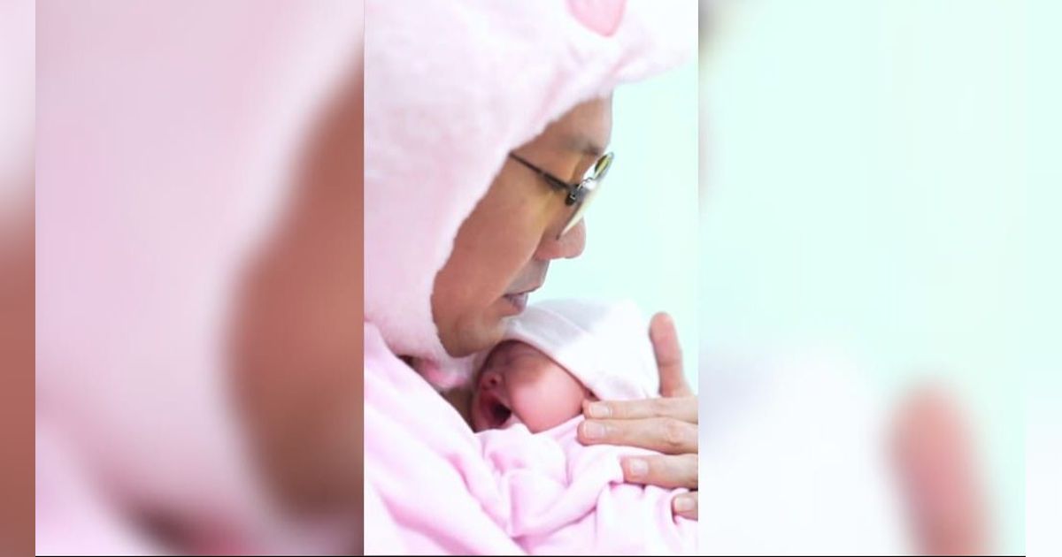 Selamat! Istri Denny Sumargo Melahirkan Bayi Perempuan, ini Detik-detik Lahirnya Anak Pertama