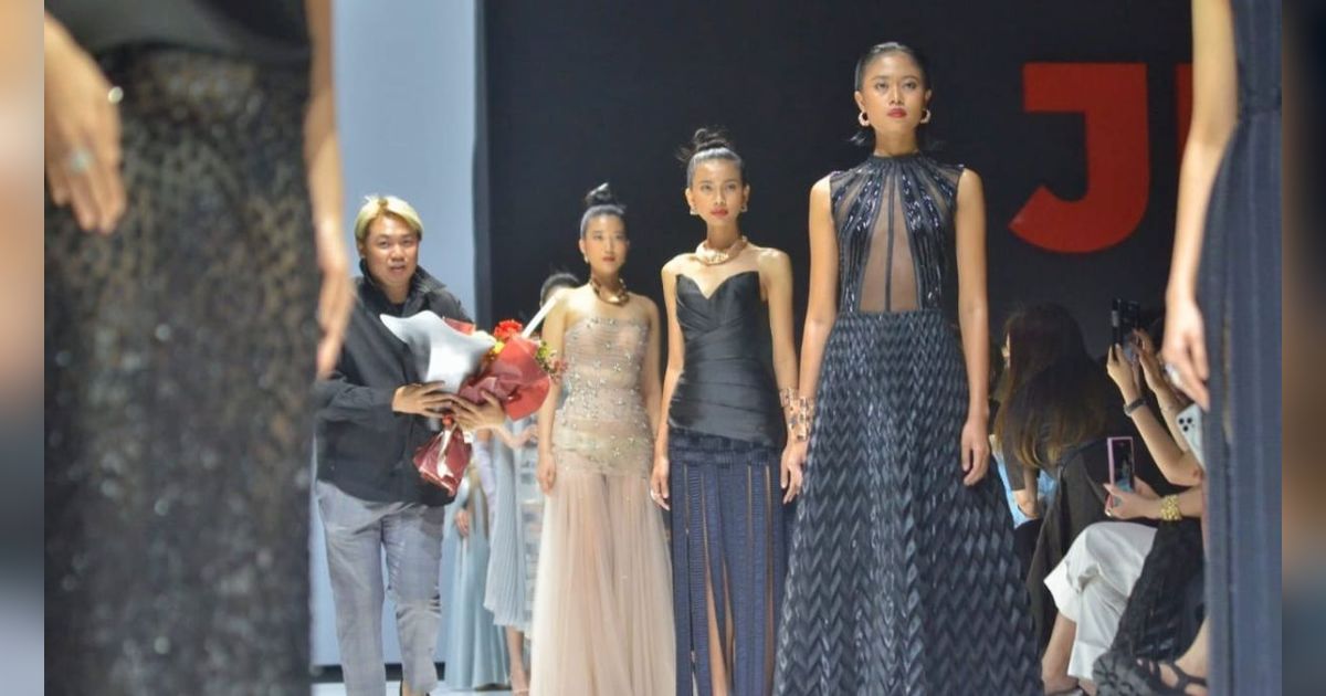 Indonesia Kaya Budaya, Designer Ernesto Abram Tampilkan 'Spirit of Revival' di JF3 Fashion Festival