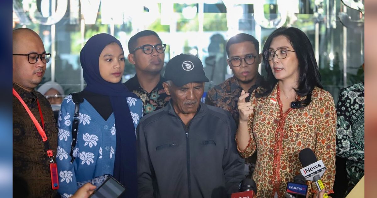 FOTO: Didampingi Rieke Diah Pitaloka, Ayah Korban Dini Mengadu ke Komisi Yudisial untuk Keadilan