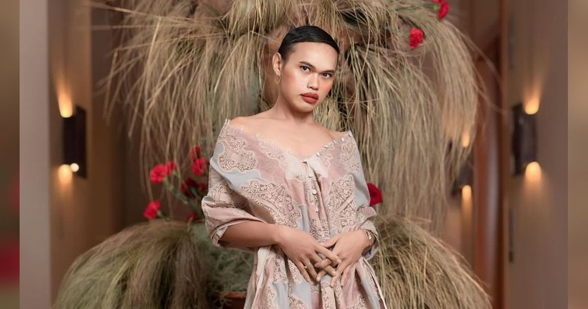 10 Adu Gaya Wanda Hara VS Millen Cyrus Dinikahan Thariq-Aaliyah, Tampil Beda 180 Derajat
