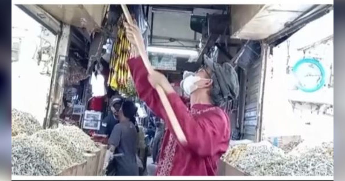 Viral Aksi Pedagang di Pasar Bogor Bersihkan Gedung dengan Uang Hasil Patungan, Tuai Pujian