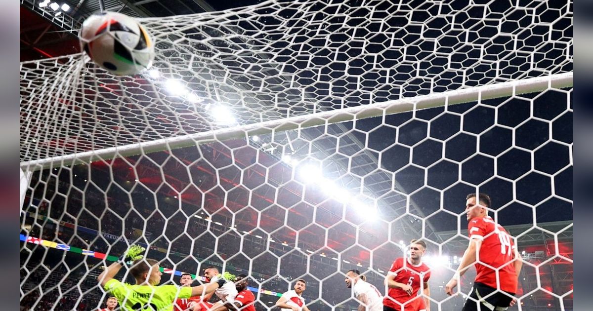 FOTO: Selebrasi Dua Gol Merih Demiral ke Gawang Austria Bawa Turki Melangkah ke Babak Perempatfinal Euro 2024