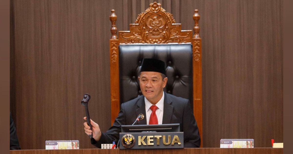 FOTO: Tok! DKPP Resmi Pecat Ketua KPU Hasyim Asy'ari karena Kasus Asusila