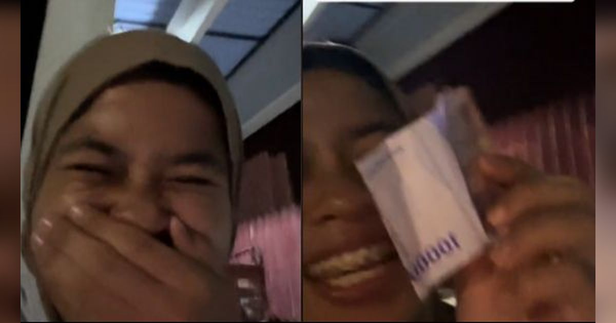 The Real Uang Kaget! Wanita Terkejut Tiba-Tiba Diberi Uang Rp10 Ribu saat Duduk di Emperan