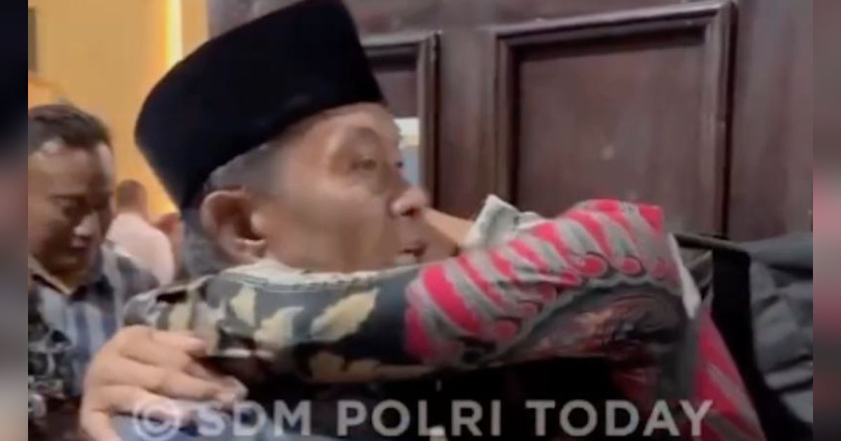 Lulus Jadi Taruna Akpol, Pemuda ini Malah Ditampar Ayahnya