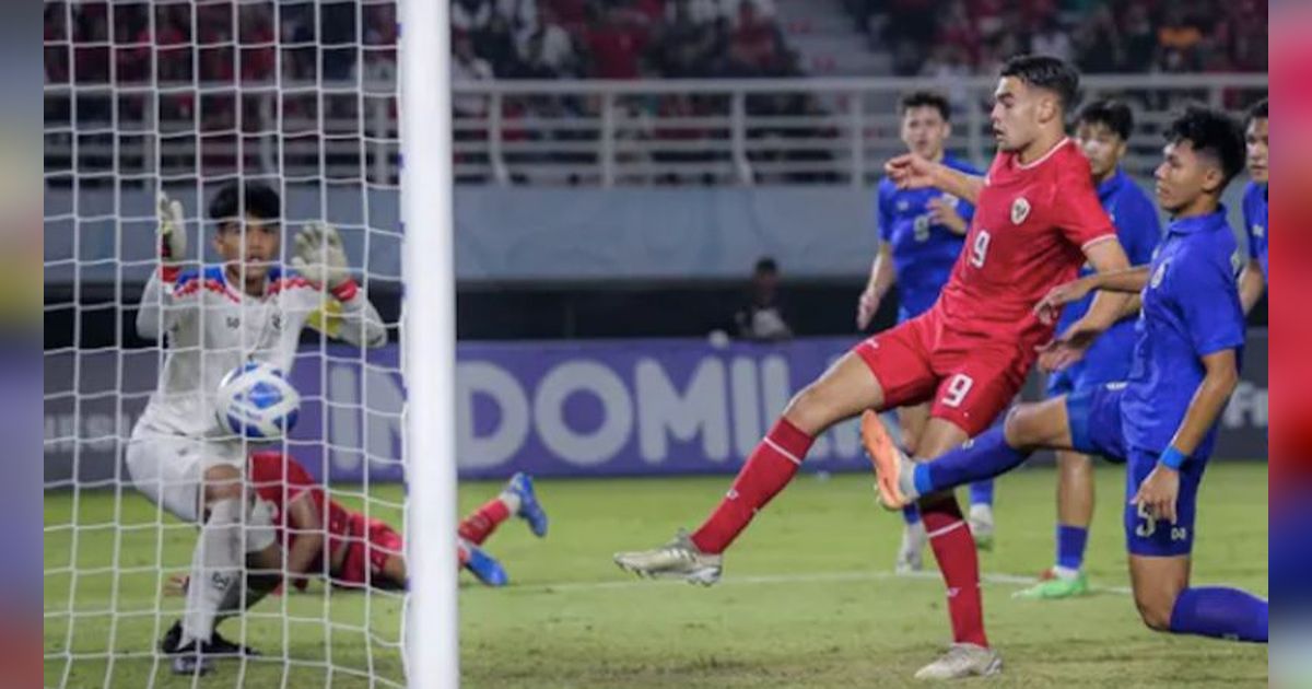 Pemain Jens Raven Bikin Kaget Presenter Hanum saat Diwawancarai, Nangis Kejer Timnas Juara AFF U-19