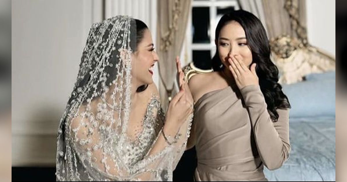 10 Potret Natasha Wilona Jadi Bridesmaid di Nikahan Susan Sameh, Tak Kalah Cantik sama Mempelai