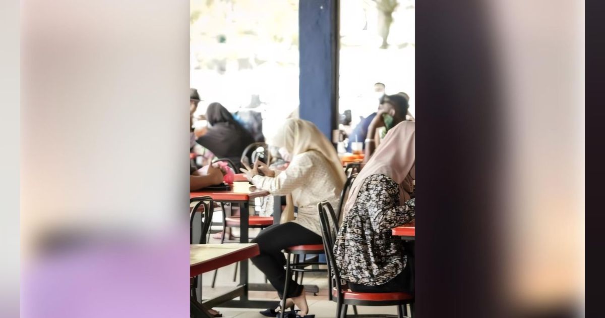 Ayamnya Keras Kuahnya Kurang Sedap tapi Warung Selalu Ramai, Ustaz yang Curiga Terkejut Temukan Bingkai Aneh Menempel di Dinding