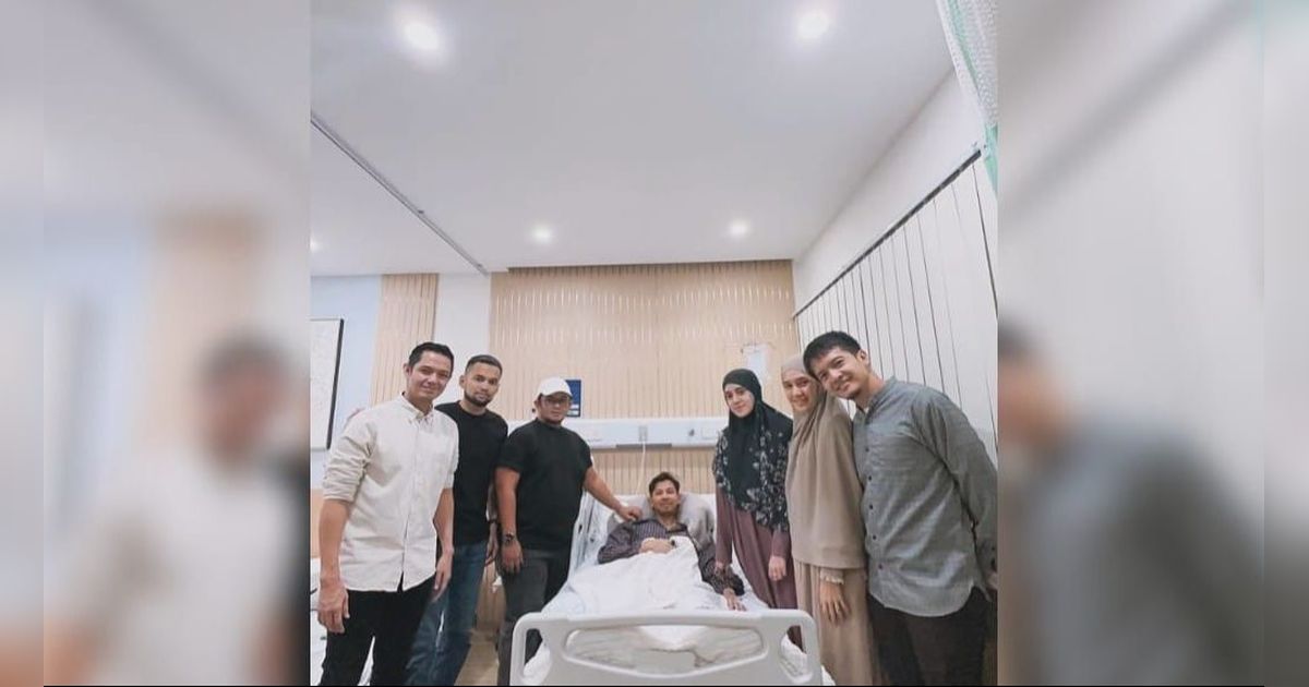 Potret Sonny Septian saat Dijenguk Rekan-rekan Seleb di Rumah Sakit, Ada Teuku Wisnu Hingga Dude Harlino