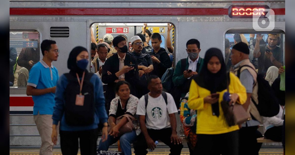 Lima Rekomendasi Tempat Wisata Populer Dekat Stasiun KRL