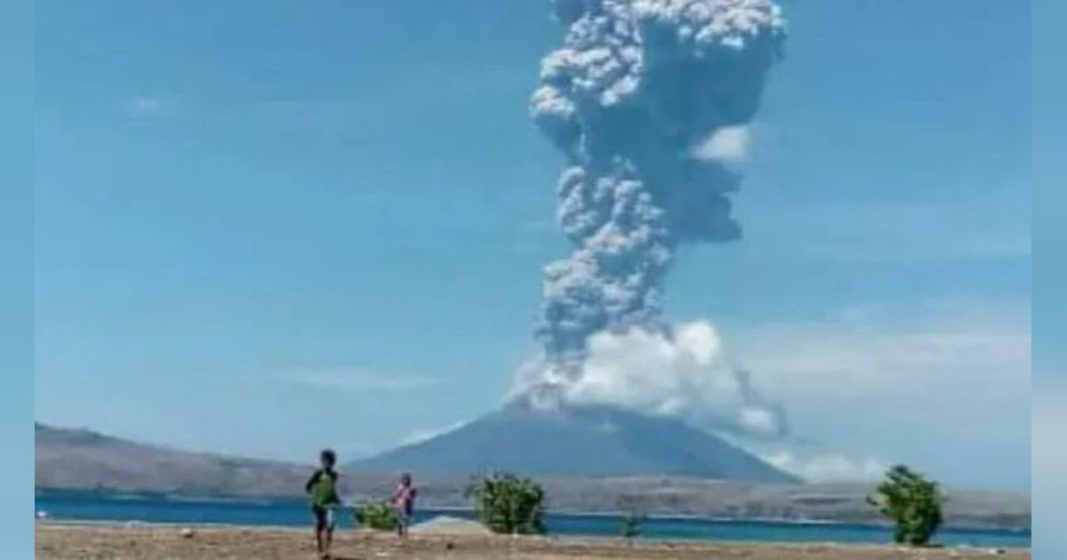 Sepanjang 2024, Gunung Semeru Erupsi Sebanyak 638 Kali